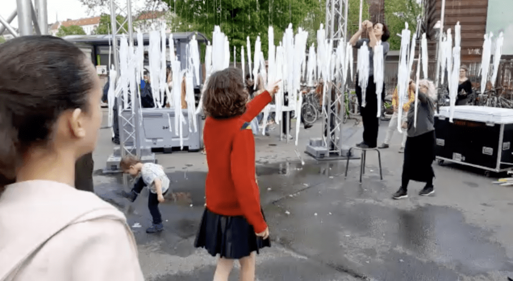 Startbild-installation-performance-neleAzevedo-ZNE!Berlin2023
