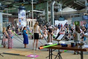 finissage-zne-berlin-2023-klang-hanna-eimermacher-und-kinder-foto-marie-eberhardt-2